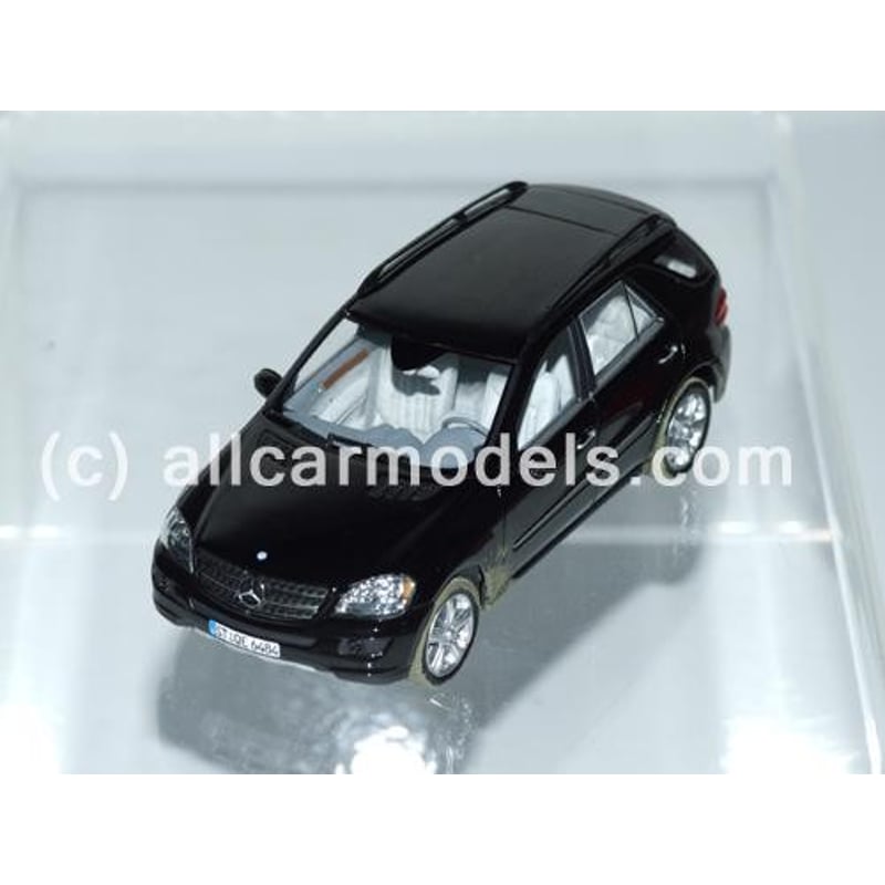 Minichamps 1/43 Mercedes Benz M Klasse 2005