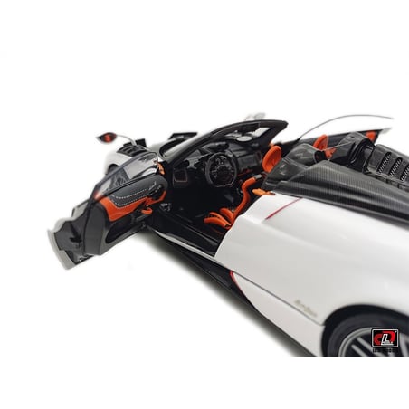 LCD Models 1/18 Pagani Huayra BC Roadster