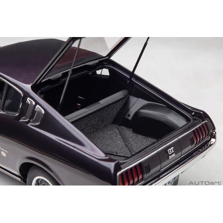 Autoart 1/18 Toyota Celica Liftback 2000GT (RA25) 1973