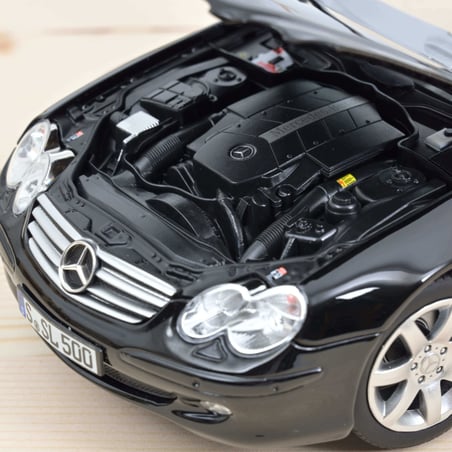Norev 1/18 Mercedes-Benz SL 500 2003