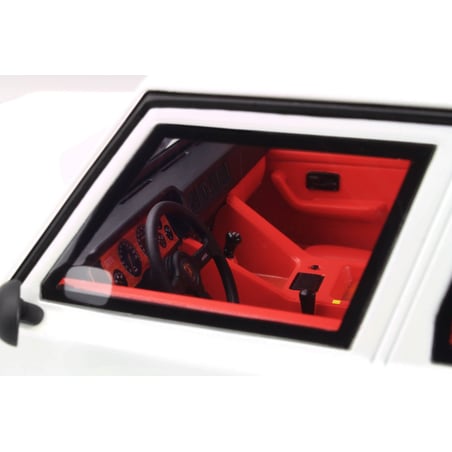 1:18 Lamborghini LM002 (GT Spirit)