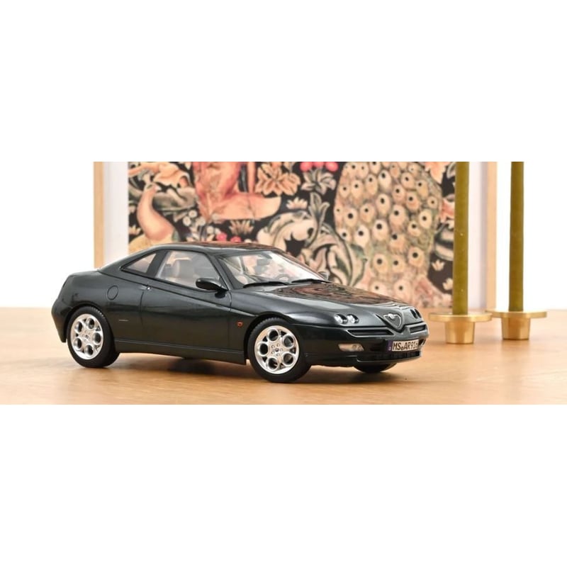 Norev 1/18 Alfa Romeo GTV 2001