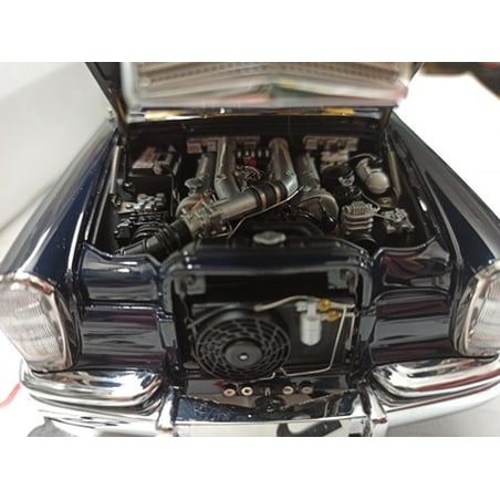 1/18 Mercedes-Benz 600 Pullman “King of Rock’n Roll” 1972