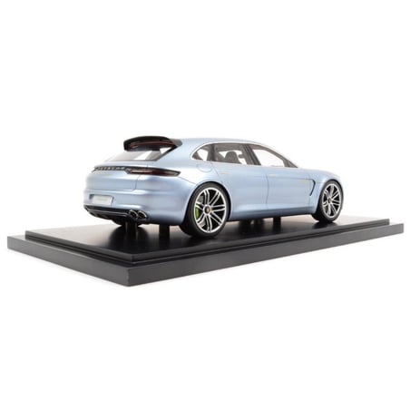 1/18 Porsche Panamera Sport Turismo e-hybrid with display showcase