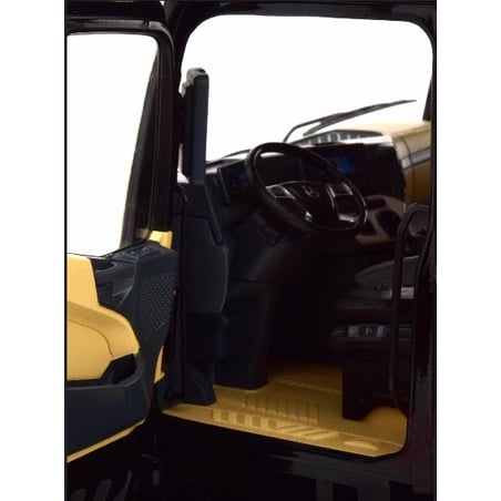 1:18 Mercedes-Benz Actros Gigaspace 4x2 Truck Facelift 2018 (NZG)