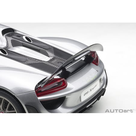Autoart 1/18 Porsche 918 Spyder Weissach Package 2013