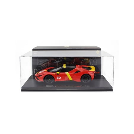 Bburago De Luxe Edition 1/18 Ferrari SF90 Stradale Hybrid 1000hp No.50 24hrs Le Mans Livery with Showcase