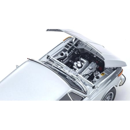 Kyosho 1/18 BMW 2002 Tii 1972
