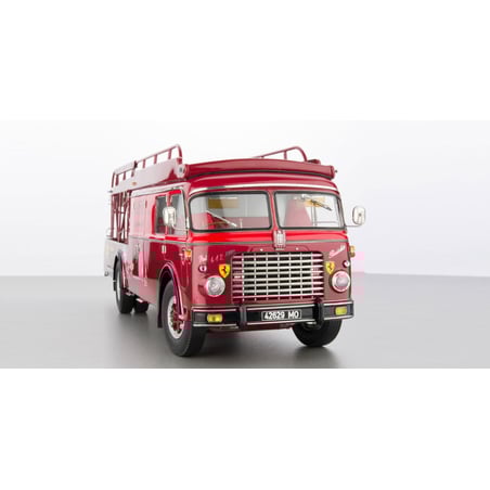 CMC 1/18  Ferrari Racing transporter, Typ Fiat 642 RN2 Bartoletti, 1957