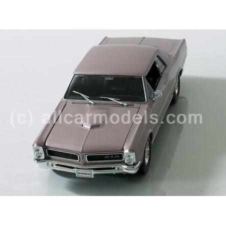 1:26 1965 Pontiac GTO (Welly)