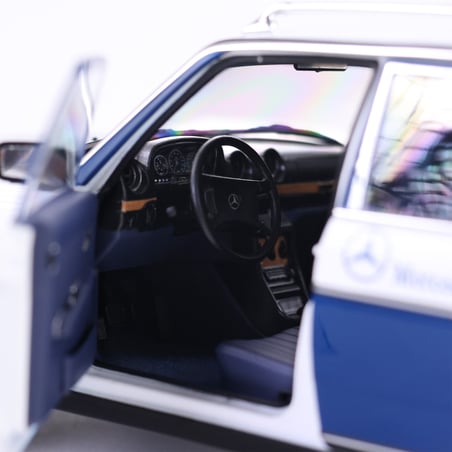 Mercedes Benz Dealer Pack Norev 1/18 Mercedes Benz E Class 200TE (S123) SW Servicewagen 1980