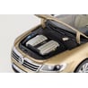 Welly 1/18 Volkswagen Phaeton 2010