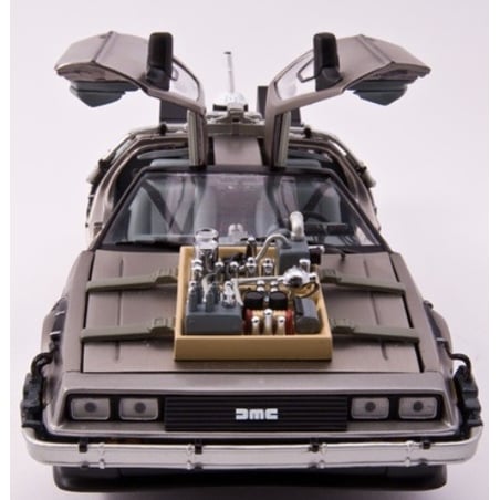 Sunstar 1/18 De Lorean Back  To The Future Time Machine Part III