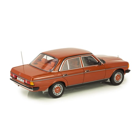 1:18 Mercedes Benz 200 W123 (1980-1985)
