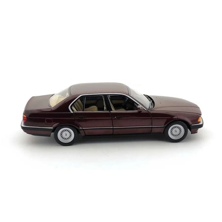 Minichamps 1/18 BMW 7 Series 730i (E32) 1986