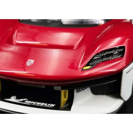 Spark 1/18 Porsche Mission R No.01
