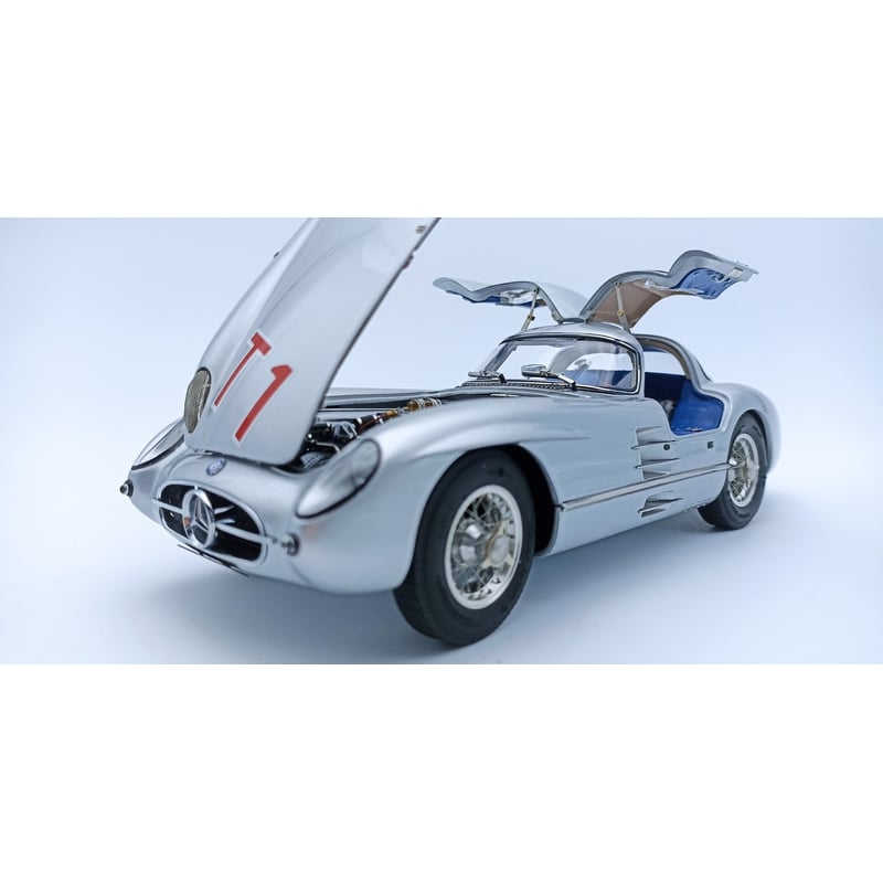 CMC 1/18 Mercedes-Benz 300 SLR Coupé, RAC Tourist Trophy 1955, No.T1