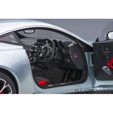 1/18 Aston Martin Vantage 2019