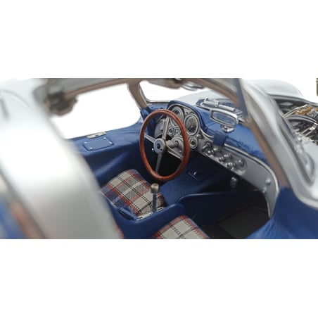 CMC 1/18 Mercedes-Benz 300 SLR Coupé, Grand Prix of Sweden, 1955, No.15