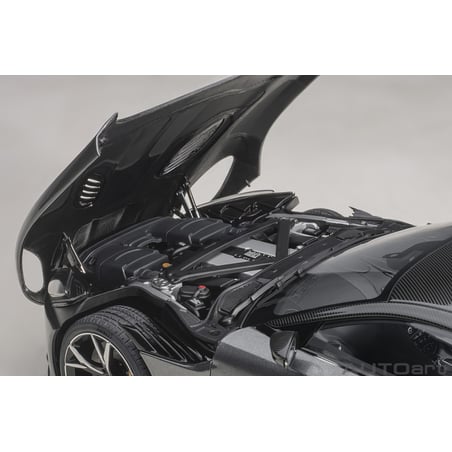 Autoart 1/18 Aston Martin DBS Superleggera
