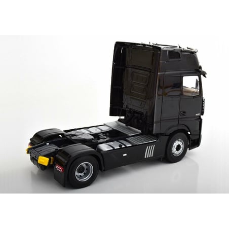 1:18 Mercedes-Benz Actros Gigaspace 4x2 Truck Facelift 2018 (NZG)