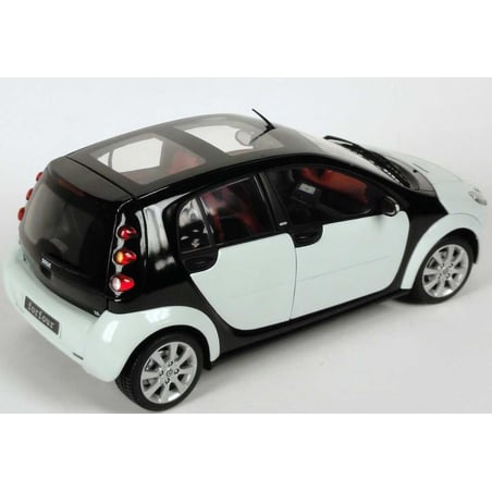 Kyosho 1/18 Smart ForFour