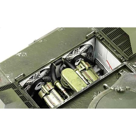 Forces of Valor 1/16 U.S. Sherman M4A3N D-Day Commemorative (with Crew and Accessories)