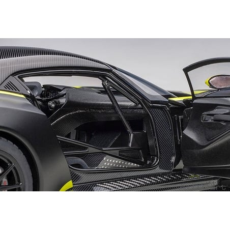 AUTOart  1/18 Aston Martin Vulcan