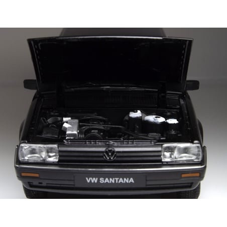 Welly 1/18 VW Santana GLS 1986