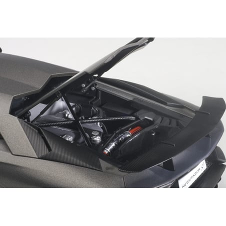 1:18 Lamborghini Aventador LP 750-4 SV (AUTOart)