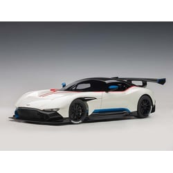 AUTOart 1/18 Aston Martin...