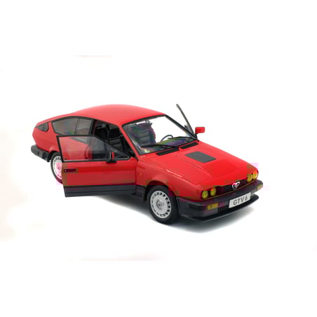 1:18 Alfa Romeo GTV 6 1984