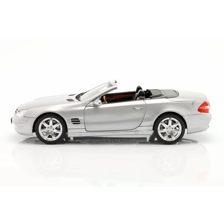 Norev Dealer Pack 1/18 Mercedes Benz SL500 R230 (2001-2006)