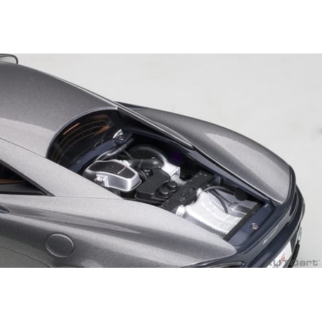 AutoArt  1/18 McLaren 570S