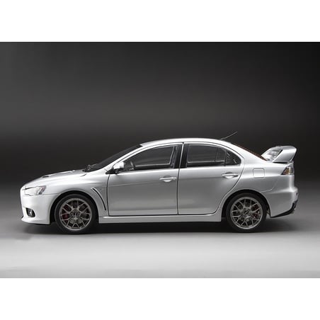 Sunstar 1/18 Mitsubishi Lancer Evolution X 2018 (New Tooling)