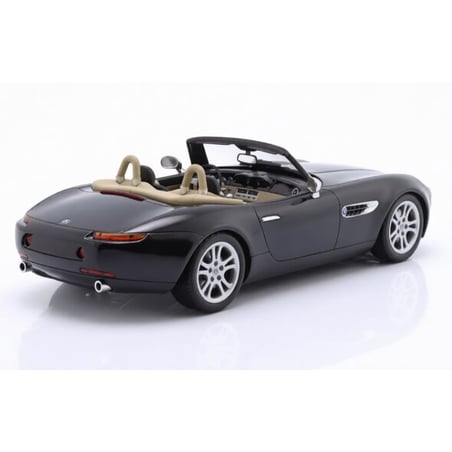 Minichamps 1/18 BMW Z8 Roadster 2000