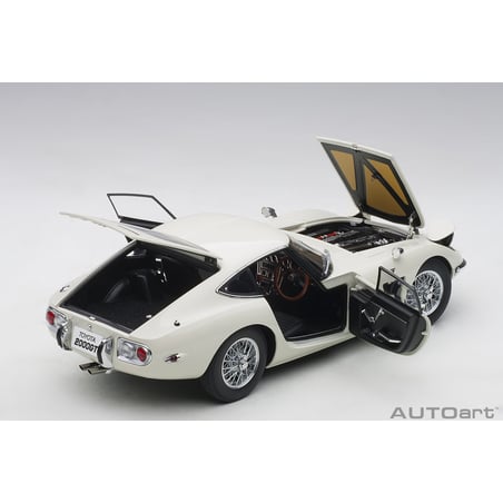 1/18 Toyota 2000GT (with metal wire spoke wheels)