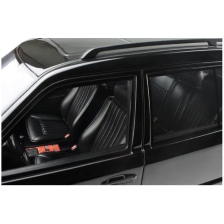 1:18 Mercedes-Benz S124 300TE AMG 1998 (Otto Mobile)