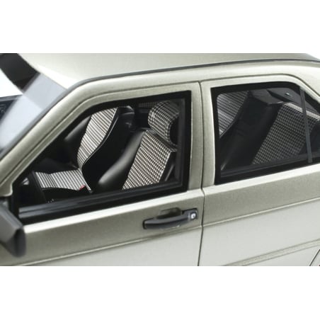 Otto Mobile 1/18 Mercedes-Benz W201 190E 2.5 16S 1988