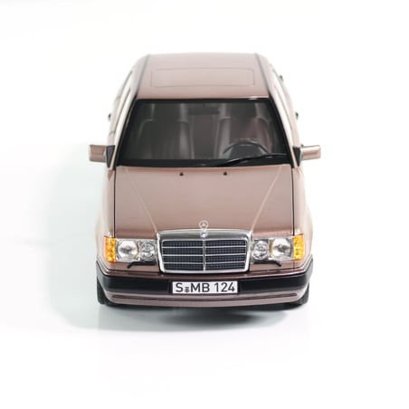 Norev Mercedes Dealer 1/18 Mercedes-Benz 230E (W124) year 1989-1993