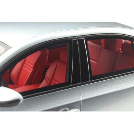 Otto Mobile 1/18 BMW E60 Phase 2 M5 2008