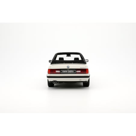 Otto Mobile 1/18 BMW E30 325i TC2 Baur 1988
