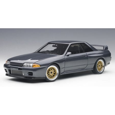 Autoart 1/18 Nissan Skyline GT-R (R32) Wangan Midnight Reina