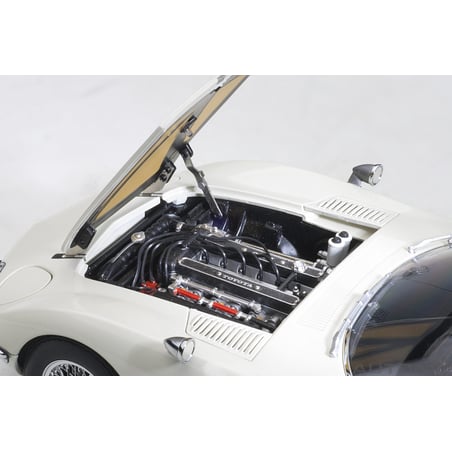 1/18 Toyota 2000GT (with metal wire spoke wheels)