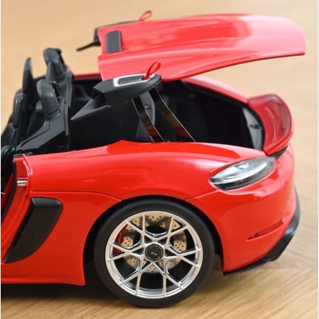 Norev 1/18 Porsche 718 Spyder RS  2023