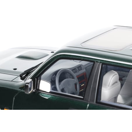 Otto Mobile 1/18 Nissan Patrol GR Y61 1998