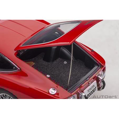 Autoart 1/18 Toyota 2000GT (with metal wire spoke wheels)