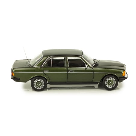 1:18 MERCEDES BENZ 200 W123 (1980-1985)