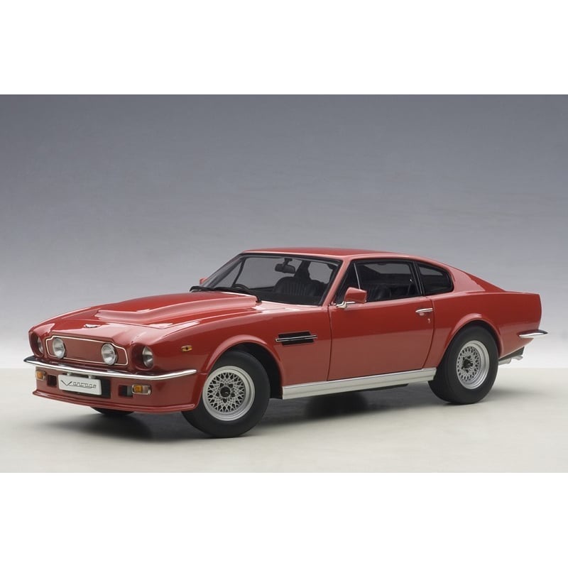 Autoart 1/18 Aston Martin V8 Vantage 1985