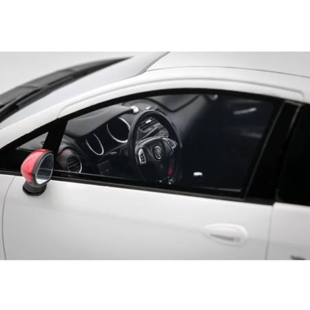 Otto Mobile 1/18 Fiat Punto Abarth Esseesse 2010